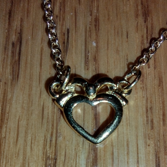 Gold heart bracelet - Picture 14 of 16